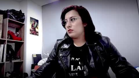 Snapshot of scarlett_sen chatting on 04.02.26 Mistress Scarlett online show from 04.02.26