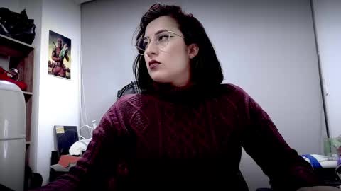 Snapshot of scarlett_sen chatting on 04.03.26 Mistress Scarlett online show from 04.03.26