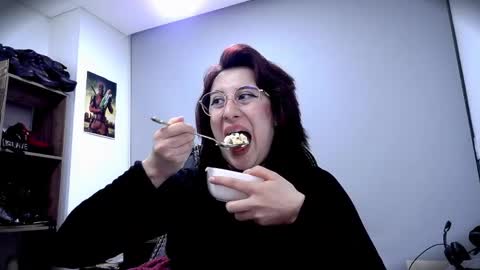 Snapshot of scarlett_sen chatting on 05.14.26 Mistress Scarlett online show from 05.14.26