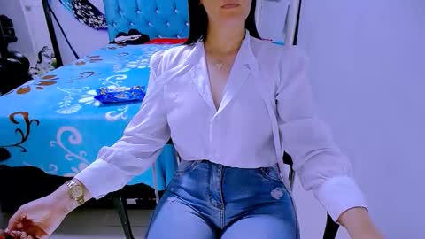 Snapshot of scarlett_sex2 chatting on 03.10.26 scarlet online show from 03.10.26