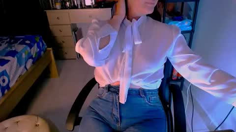 Snapshot of scarlett_sex2 chatting on 04.25.26 scarlet online show from 04.25.26