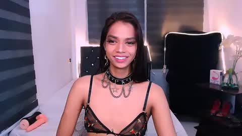 Snapshot of scarlette_sluttish_princess chatting on 01.12.25 scarlette online show from 01.12.25