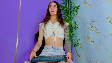 Snapshot of scarlettjones_x chatting on 09.17.25 Scarlet online show from 09.17.25