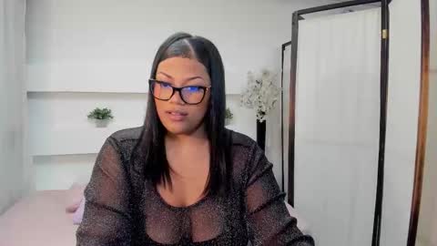 Snapshot of scarlettlee8 chatting on 11.01.25 scarlettlee8 online show from 11.01.25