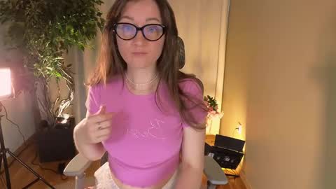 Snapshot of scarletttesecret chatting on 05.13.26 scarletttesecret online show from 05.13.26