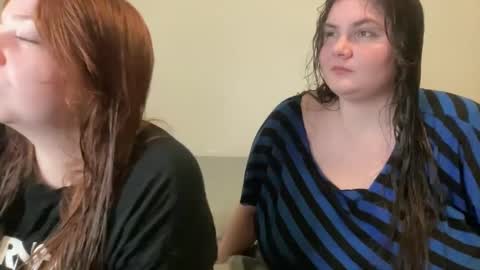 Snapshot of scarletttsinner chatting on 09.25.25 scarletttsinner online show from 09.25.25