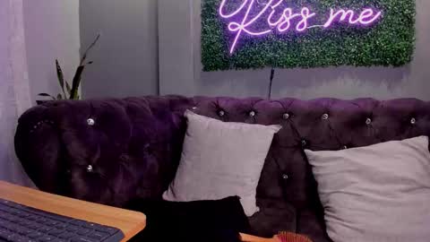 Scarlet online show from 11.14.25