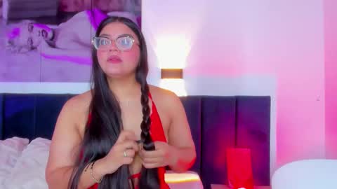 Scarlett Whitmore online show from 11.05.25