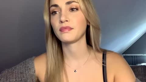 ScarlettxBlonde online show from 04.21.26