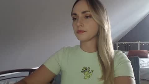Snapshot of scarlettxblonde chatting on 07.03.26 ScarlettxBlonde online show from 07.03.26