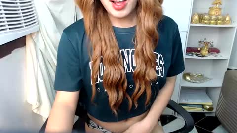 Queen Scarlet online show from 12.22.24