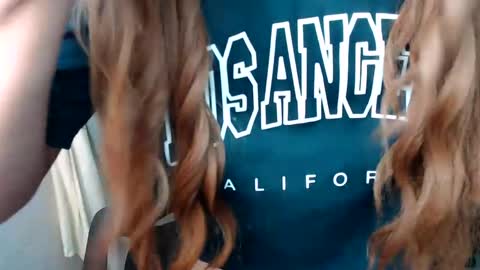 Queen Scarlet online show from 02.03.25