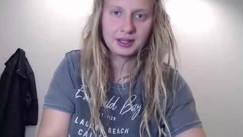 Snapshot of scartit chatting on 04.21.26 ScarTit Bernhard online show from 04.21.26