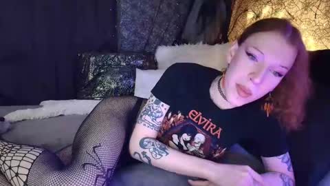 Snapshot of scary_sarah chatting on 02.03.25 Sarah Bones online show from 02.03.25