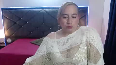 Snapshot of sccarlet_rose22 chatting on 11.11.25 Sccarlet online show from 11.11.25