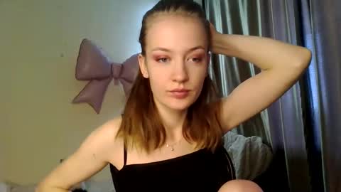 Snapshot of scented_elsa chatting on 06.07.26 Elsa online show from 06.07.26