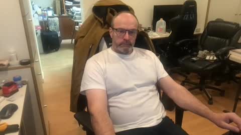 Snapshot of schief6218 chatting on 02.15.26 schief6218 online show from 02.15.26