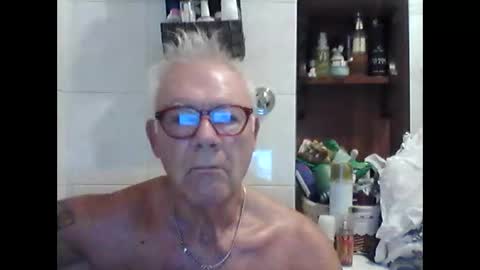 Snapshot of schizzodoro chatting on 09.15.25 schizzodoro online show from 09.15.25
