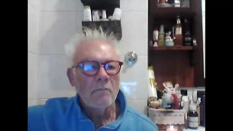 Snapshot of schizzodoro chatting on 10.04.25 schizzodoro online show from 10.04.25
