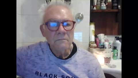 Snapshot of schizzodoro chatting on 10.17.25 schizzodoro online show from 10.17.25