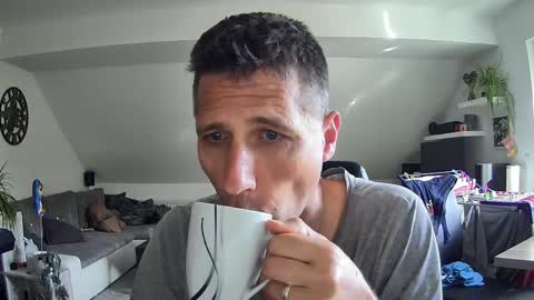 Snapshot of schnuckigeil chatting on 05.04.26 Dildomen online show from 05.04.26