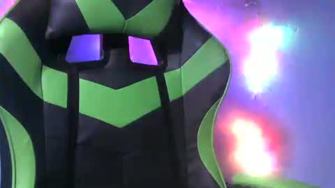 mai latina online show from 04.15.26