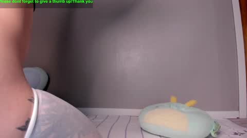 Snapshot of schoolgirl19 chatting on 02.26.26 Alexandra but you can call me Alex Daca esti fata si vrei sa colaboram da-mi un mesaj pe twitter online show from 02.26.26