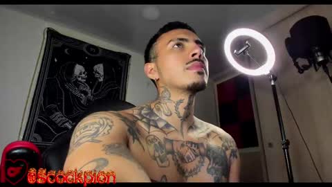 Alejandro help me to reach 200 thumps up online show from 03.11.25