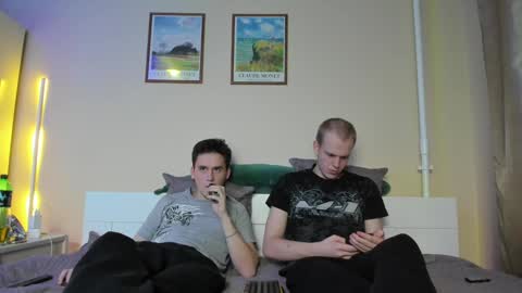Thomas brunette and Alex blond online show from 12.02.24