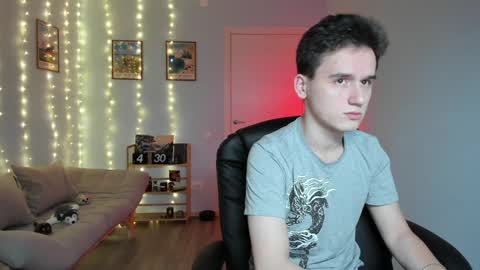 Thomas brunette and Alex blond online show from 12.16.24