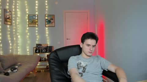 Thomas brunette and Alex blond online show from 12.16.24