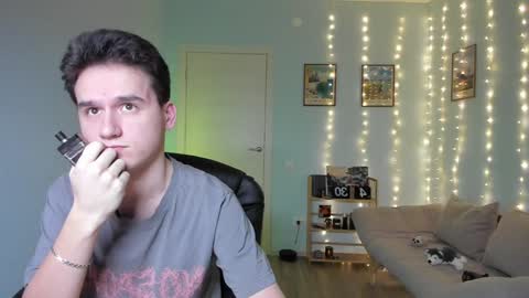 Thomas brunette and Alex blond online show from 12.21.24