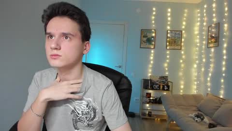 Thomas brunette and Alex blond online show from 12.25.24