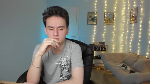 Thomas brunette and Alex blond online show from 12.25.24