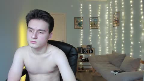 Thomas brunette and Alex blond online show from 12.29.24