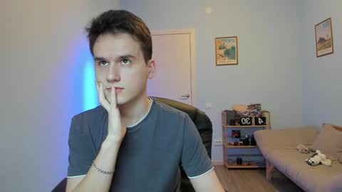 Thomas brunette and Alex blond online show from 01.28.25