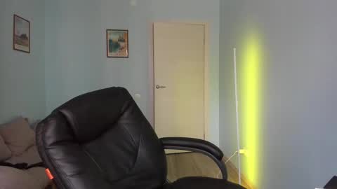 Thomas brunette and Alex blond online show from 03.02.25