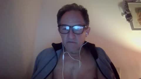 Snapshot of scotchwhieskie chatting on 04.27.26 scotchwhieskie online show from 04.27.26