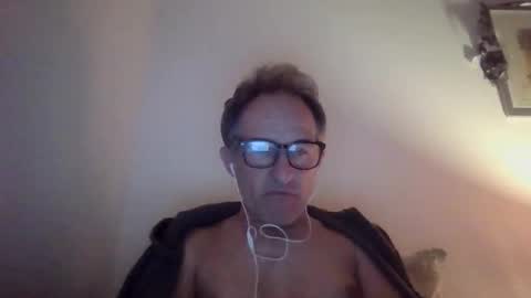 Snapshot of scotchwhieskie chatting on 04.30.26 scotchwhieskie online show from 04.30.26