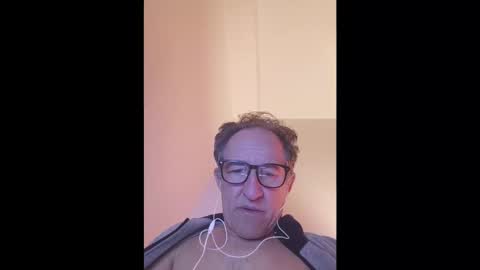 Snapshot of scotchwhieskie chatting on 05.17.26 scotchwhieskie online show from 05.17.26