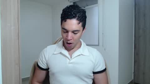 Snapshot of scott_brasher1 chatting on 01.06.25 Twitter Scott brasher1 Instagram Camiloestuardo2 online show from 01.06.25