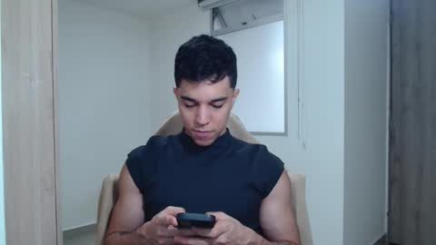 Snapshot of scott_brasher1 chatting on 01.15.25 Twitter Scott brasher1 Instagram Camiloestuardo2 online show from 01.15.25