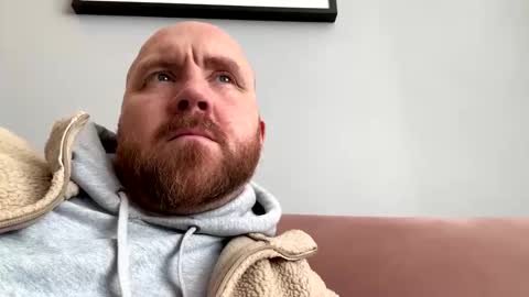 Snapshot of scottric chatting on 01.27.25 SexyDaddy online show from 01.27.25