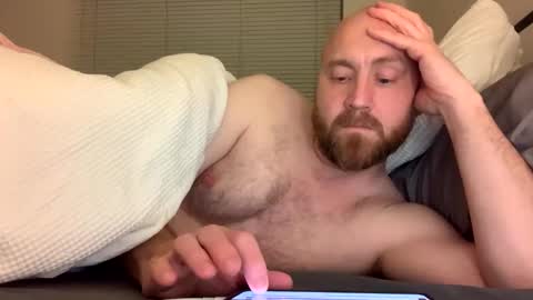 Snapshot of scottric chatting on 01.09.26 SexyDaddy online show from 01.09.26