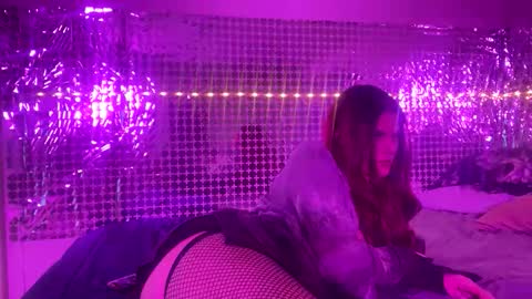 Snapshot of scoutcansquirt chatting on 12.14.25 scout online show from 12.14.25