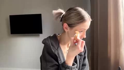 Snapshot of seasonhamiss chatting on 03.03.26 Kate online show from 03.03.26