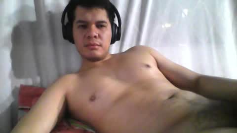 Snapshot of seb5758 chatting on 11.04.25 Seb online show from 11.04.25