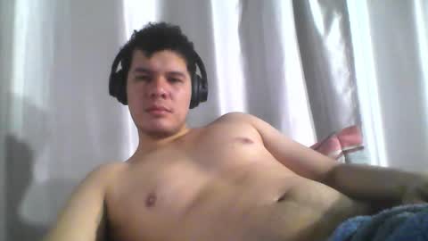 Snapshot of seb5758 chatting on 11.11.25 Seb online show from 11.11.25