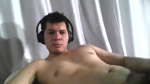 Snapshot of seb5758 chatting on 11.12.25 Seb online show from 11.12.25