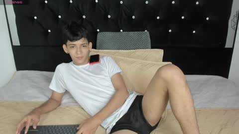 Snapshot of sebas_cat chatting on 05.09.26 Sebastian Alvarez online show from 05.09.26